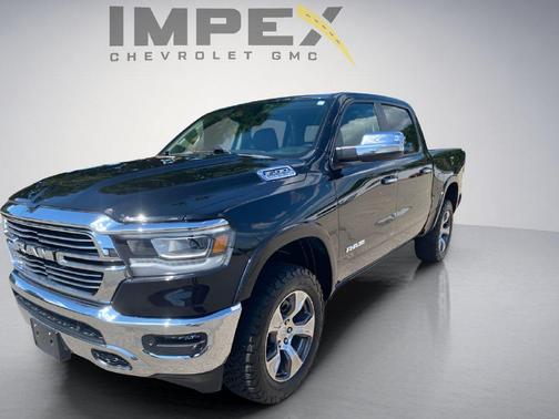 Diamond Black Crystal Pearlcoat 2022 RAM 1500 Laramie