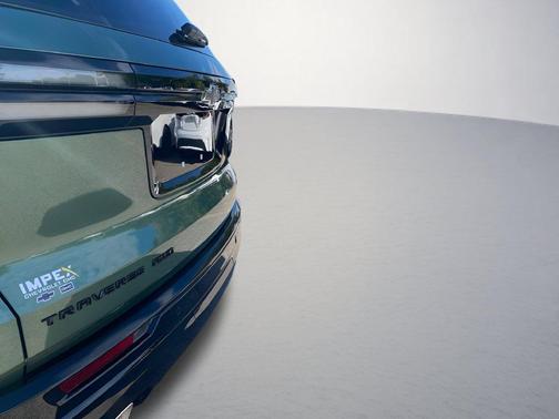 Trillium Green Metallic 2027 Chevrolet Traverse RS