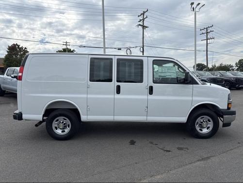 2025 Chevrolet Express 2500 RWD 2500 Regular Wheelbase WT
