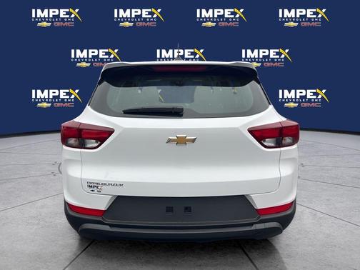 Summit White 2026 Chevrolet Trailblazer LS