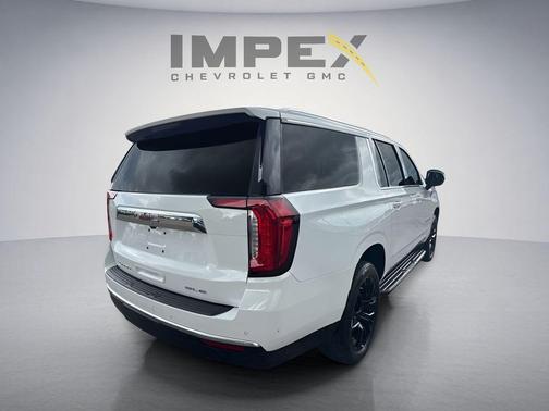 Summit White 2022 GMC Yukon XL SLE