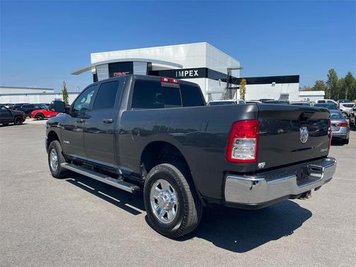 2022 RAM 2500 Tradesman Crew Cab 4x4 6'4' Box