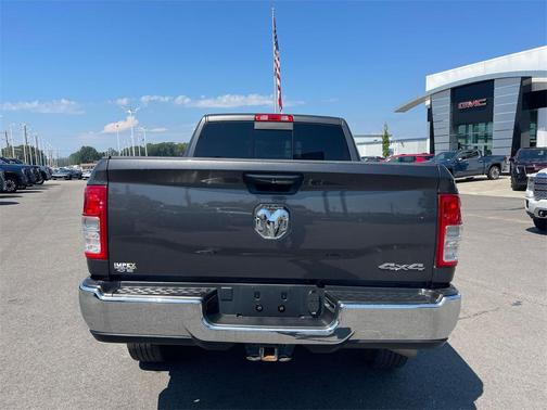 2022 RAM 2500 Tradesman Crew Cab 4x4 6'4' Box