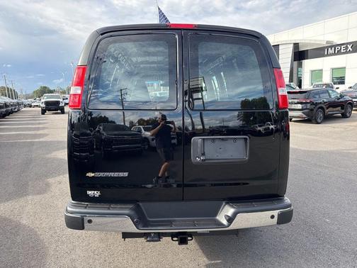 2025 Chevrolet Express 2500 RWD 2500 Regular Wheelbase WT