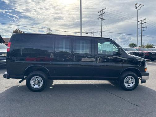 2025 Chevrolet Express 2500 RWD 2500 Regular Wheelbase WT
