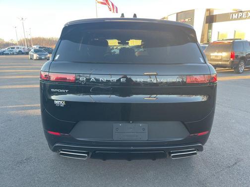2025 Land Rover Range Rover Sport SE