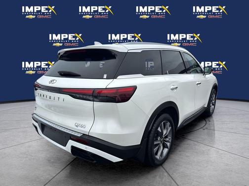 Majestic White 2023 INFINITI QX60 Luxe