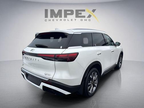 Majestic White 2023 INFINITI QX60 Luxe
