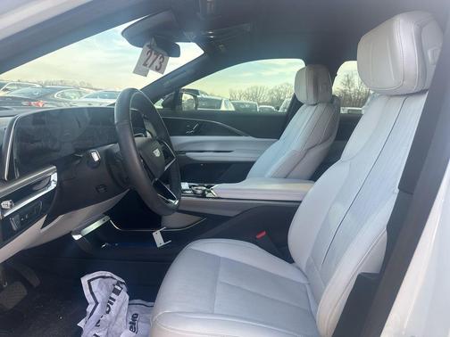 2024 Cadillac LYRIQ Luxury