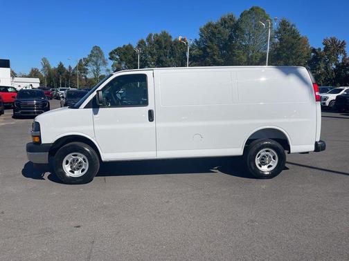 2025 Chevrolet Express 2500 RWD 2500 Regular Wheelbase WT