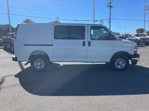 2025 Chevrolet Express 2500 RWD 2500 Regular Wheelbase WT