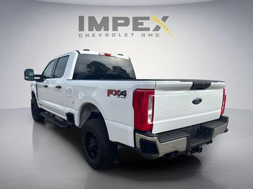 Oxford White 2025 Ford F-250 XL