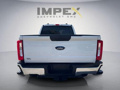 Oxford White 2025 Ford F-250 XL