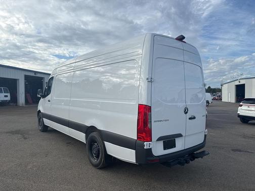 2025 Mercedes-Benz Sprinter 2500 High Roof