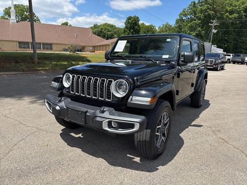 Black Clearcoat 2025 Jeep Wrangler 4-Door Sahara 4x4