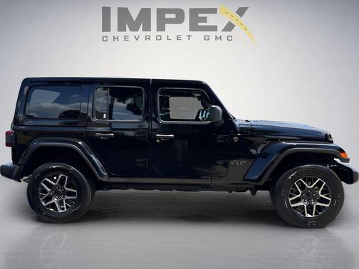 Black Clearcoat 2025 Jeep Wrangler 4-Door Sahara 4x4
