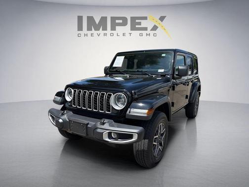 Black Clearcoat 2025 Jeep Wrangler 4-Door Sahara 4x4