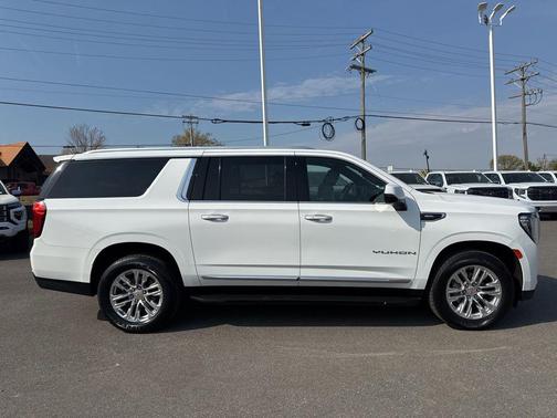 2022 GMC Yukon XL SLT