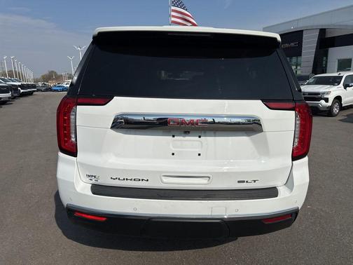 2022 GMC Yukon XL SLT