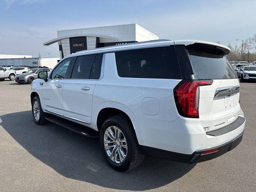 2022 GMC Yukon XL SLT
