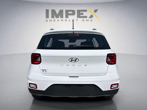 Lunar White 2025 Hyundai VENUE SEL
