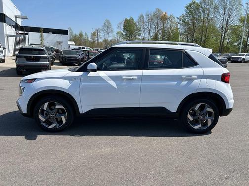 Lunar White 2025 Hyundai VENUE SEL