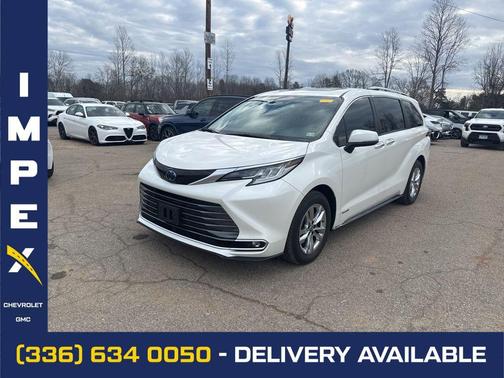 Blizzard Pearl 2021 Toyota Sienna Limited 7-Passenger