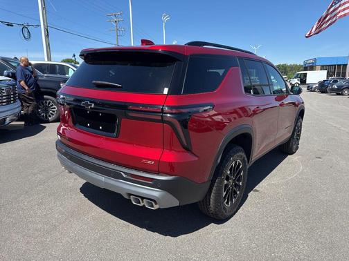 Radiant Red Tintcoat 2026 Chevrolet Traverse AWD Z71