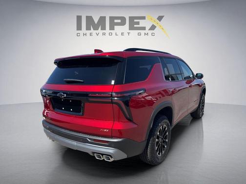 Radiant Red Tintcoat 2026 Chevrolet Traverse AWD Z71