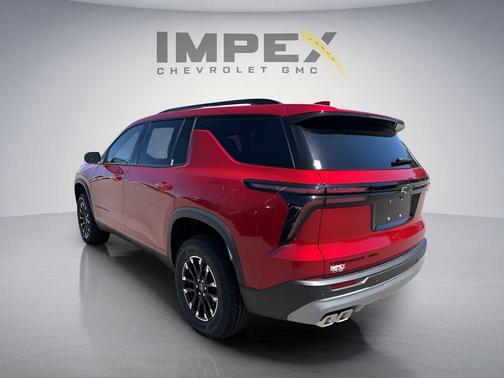 Radiant Red Tintcoat 2026 Chevrolet Traverse AWD Z71