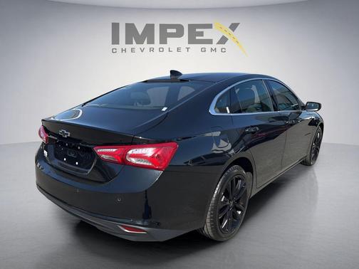 Mosaic Black Metallic 2024 Chevrolet Malibu 1LT