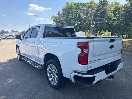 Iridescent Pearl Tricoat 2021 Chevrolet Silverado 1500 High Country