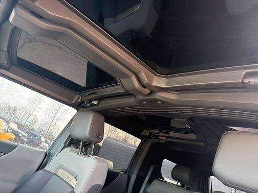 2025 GMC HUMMER EV SUV 2X