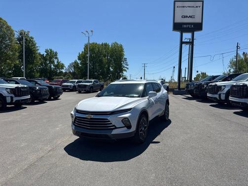 Iridescent Pearl Tricoat 2023 Chevrolet Blazer Premier