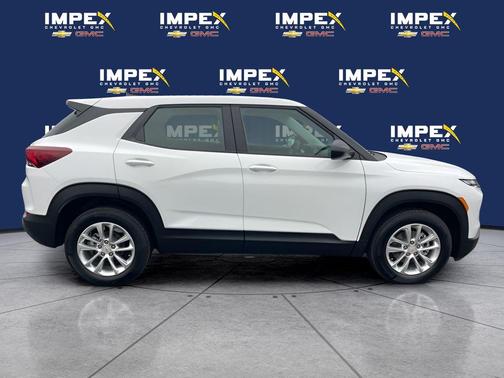 Summit White 2026 Chevrolet Trailblazer LS