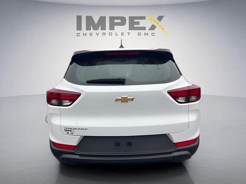 Summit White 2026 Chevrolet Trailblazer LS