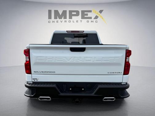 Summit White 2026 Chevrolet Silverado 1500 Custom Trail Boss