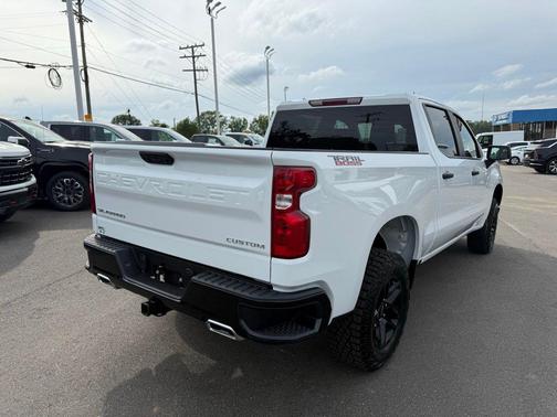 Summit White 2026 Chevrolet Silverado 1500 Custom Trail Boss