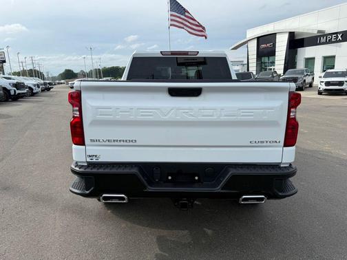 Summit White 2026 Chevrolet Silverado 1500 Custom Trail Boss