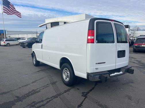 2024 Chevrolet Express 2500 RWD 2500 Regular Wheelbase WT