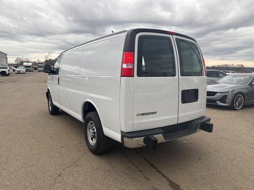 2024 Chevrolet Express 2500 RWD 2500 Regular Wheelbase WT
