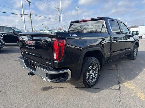 2024 GMC Sierra 1500 SLE