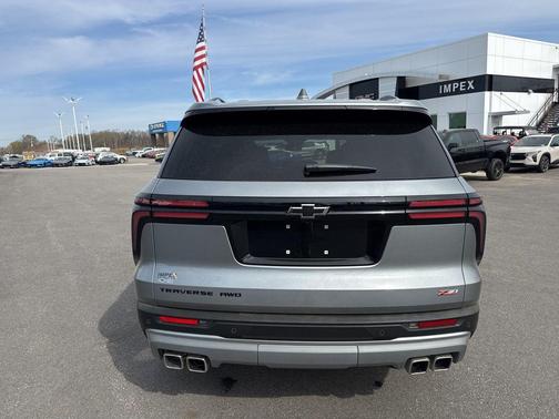 Sterling Gray Metallic 2025 Chevrolet Traverse AWD Z71