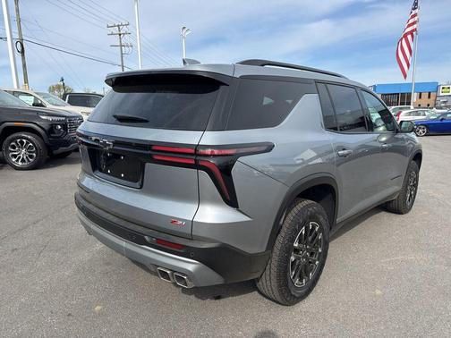 Sterling Gray Metallic 2025 Chevrolet Traverse AWD Z71