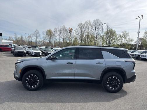 Sterling Gray Metallic 2025 Chevrolet Traverse AWD Z71