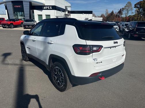 2025 Jeep Compass Trailhawk