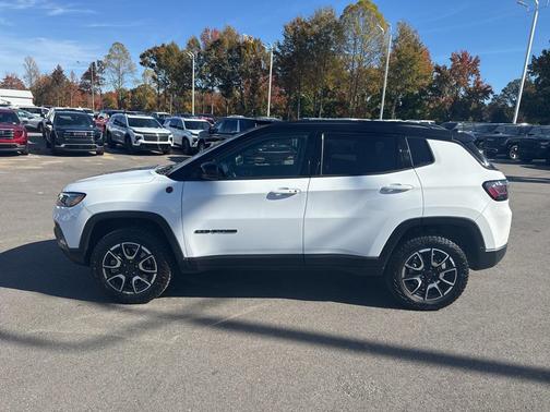 2025 Jeep Compass Trailhawk