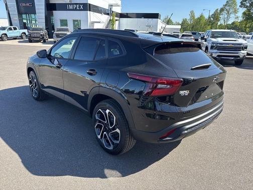 Mosaic Black Metallic 2026 Chevrolet Trax FWD 2RS