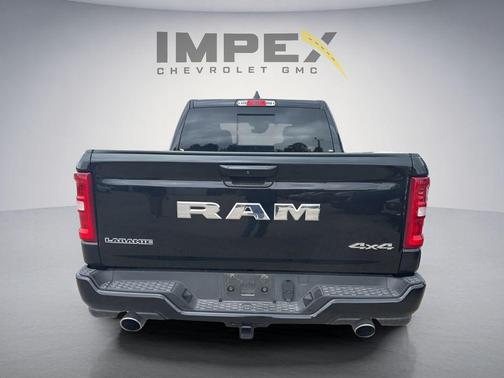 Diamond Black Crystal Pearlcoat 2026 RAM 1500 Laramie