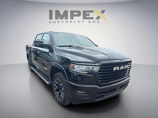Diamond Black Crystal Pearlcoat 2026 RAM 1500 Laramie